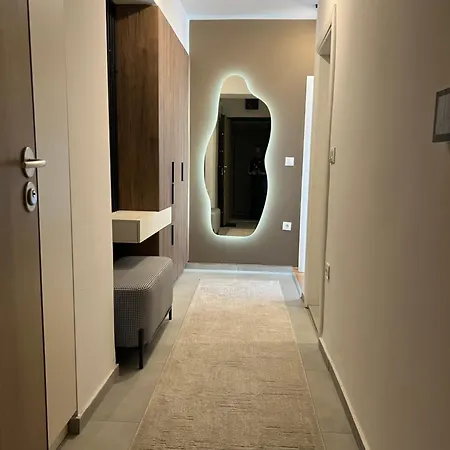Urbannest Aerodrom - Modern In With Free Parking Lägenhet *