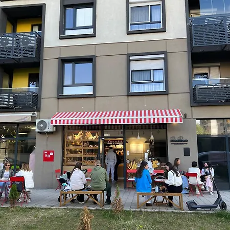 Urbannest Aerodrom - Aptartment With Workspace & Free Parking Apartament