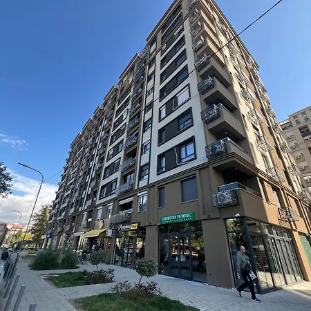 Urbannest Aerodrom - Aptartment With Workspace & Free Parking