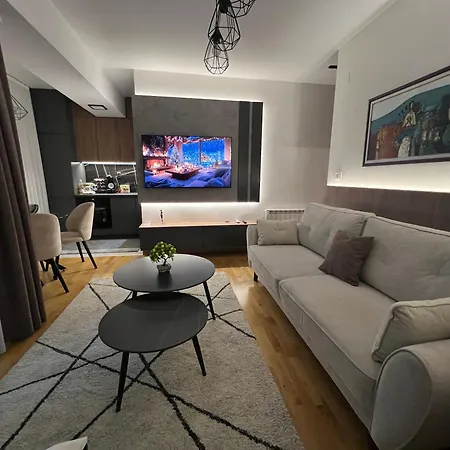 Urbannest Aerodrom - Modern In With Free Parking