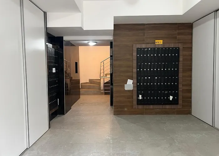 Appartement Urbannest Aerodrom Modern 1br With Workspace And Free Parking *